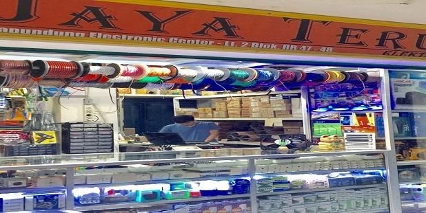 Mengenal Toko Terus Jaya: Pusat Belanja yang Menyatu dengan Hidup Warga Cilacap